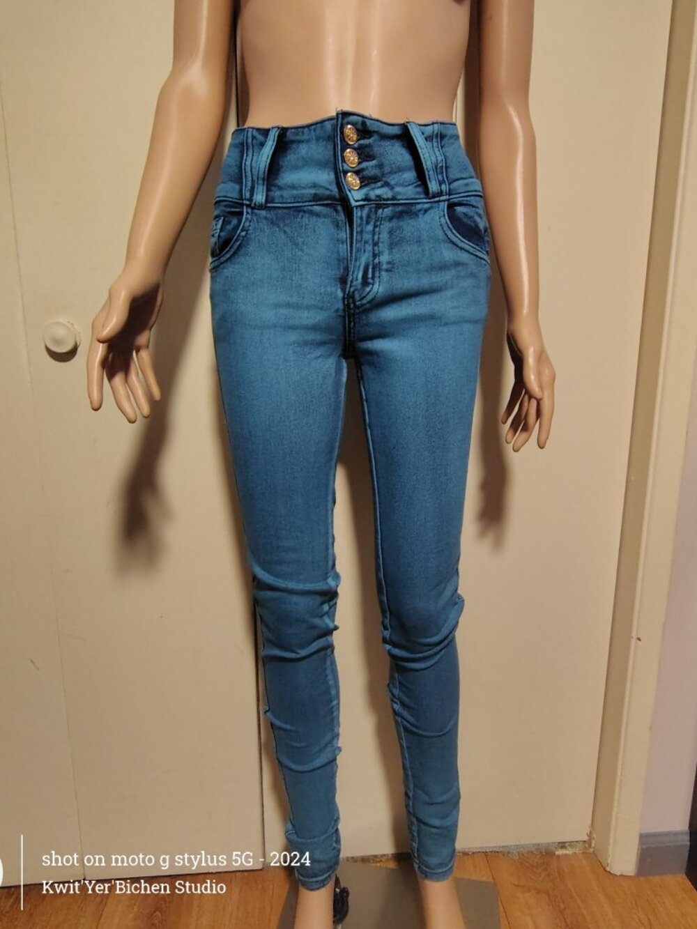 Teal/turquoise stonewash Diva Star Jeans SZ 3